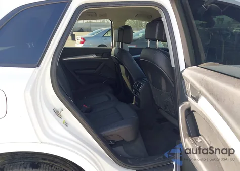 2018 Audi Q5 2.0T Premium/2.0T Tech Premium z USA, uszkodzony, nr VIN WA1ANAFY3J2203134